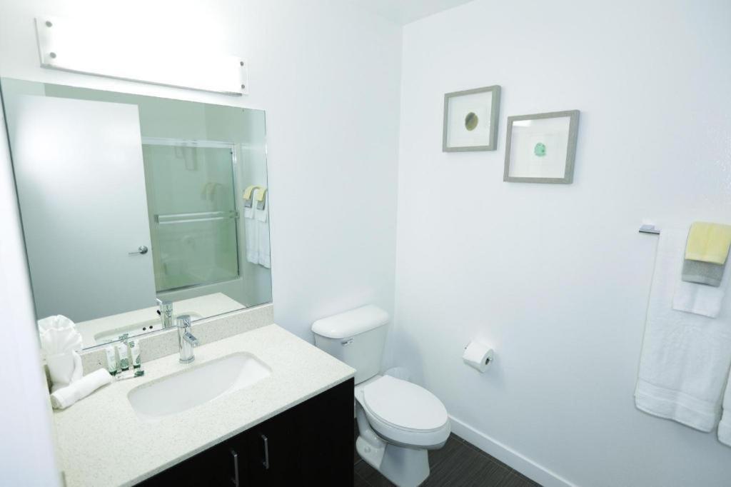 Downtown Cosmopolitan Residences Hotel Los Angeles