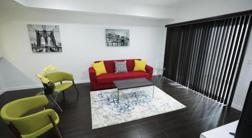 Downtown Cosmopolitan Residences 3*