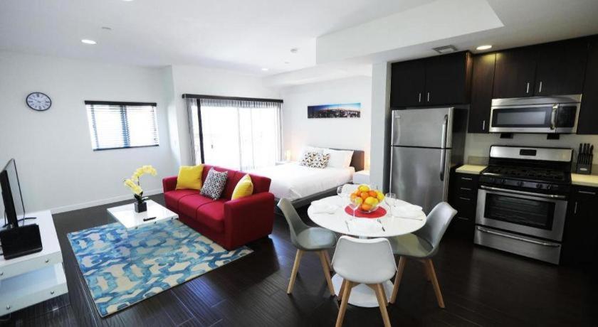 Downtown Cosmopolitan Residences Hotel 3*